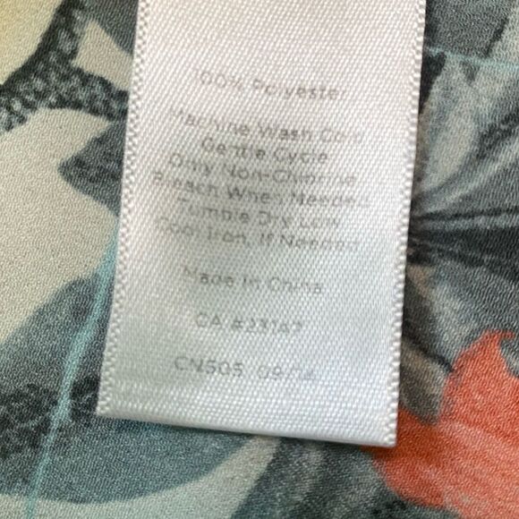 Talbots Petite Floral Nantucket Print Adjustable Sleeve Button Down Blouse - Picture 9 of 9